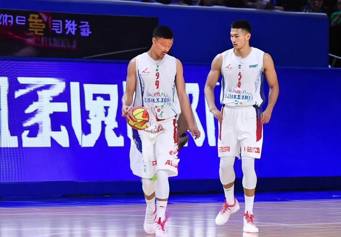 阿不都扎坎&丁彦雨航加盟辽宁男篮:CBA争冠新势力崛起